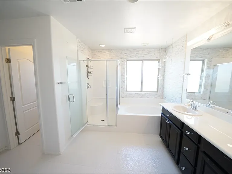 880 Cool Aquamarine St — Photo 31