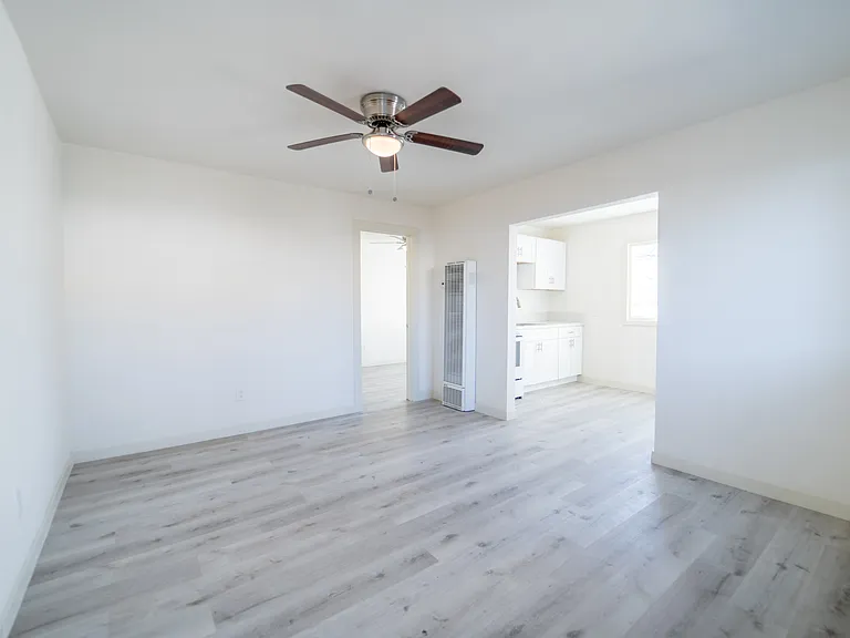 235 Civic Center Dr #6 — Photo 1