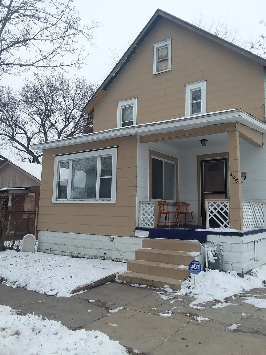 325 Almyra Ave photo 1