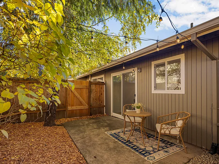 1174 NW Murray Rd — Photo 10
