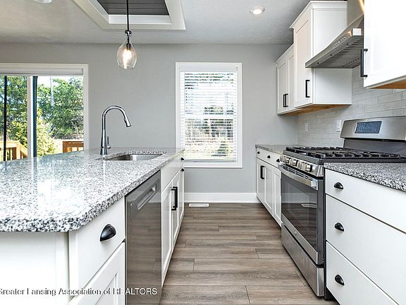 4th image of 14013 Ambrosia Ave