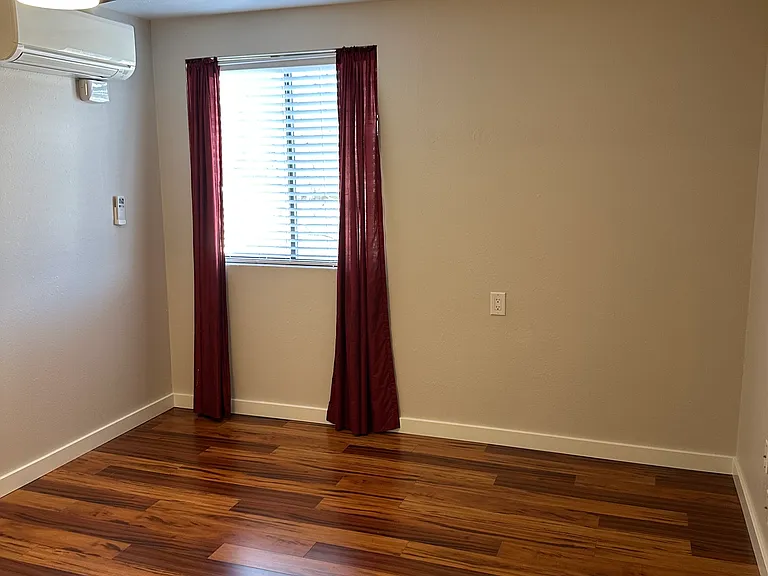 Additional view of the room for rent.