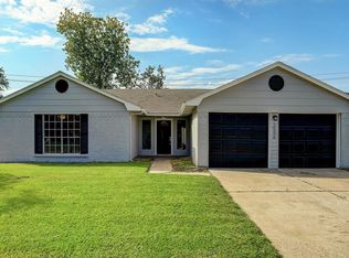 2506 Colonial Ridge Dr, Friendswood, TX 77546