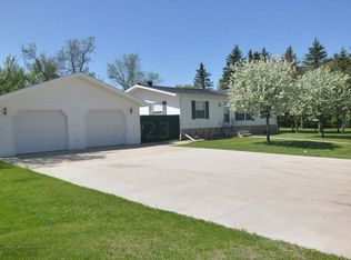 116 3rd St, Hickson, ND 58047