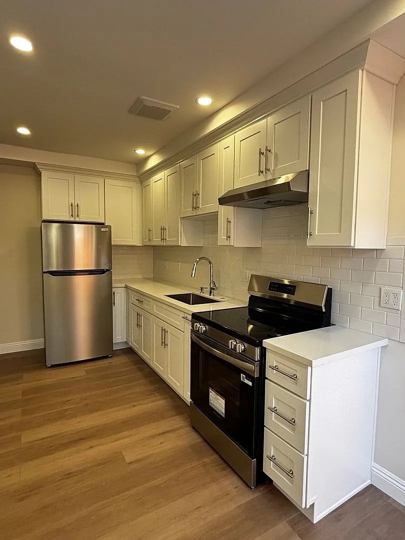 Brand-New Luxury 1BR ADU | Quartz Kitchen | Stainless Appliances | Never Lived In — Photo 4