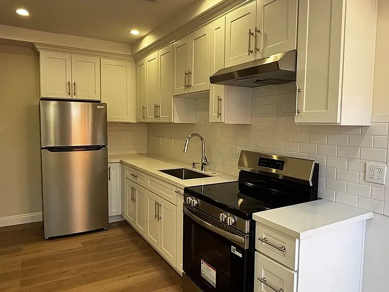 124-126 S Marengo Ave #124-D — Photo 4