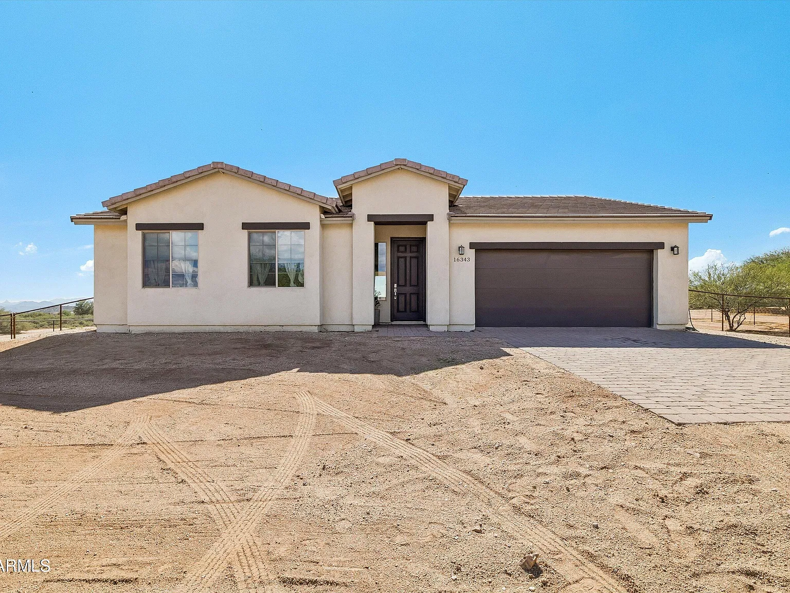 3 bed, 2.0 bath, 1637 sqft, $2,500 — Photo 2