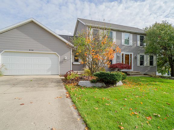 3rd image of 6722 Crown Point Dr