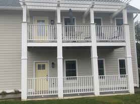 502 Edgewater Cir, East Hampton, CT