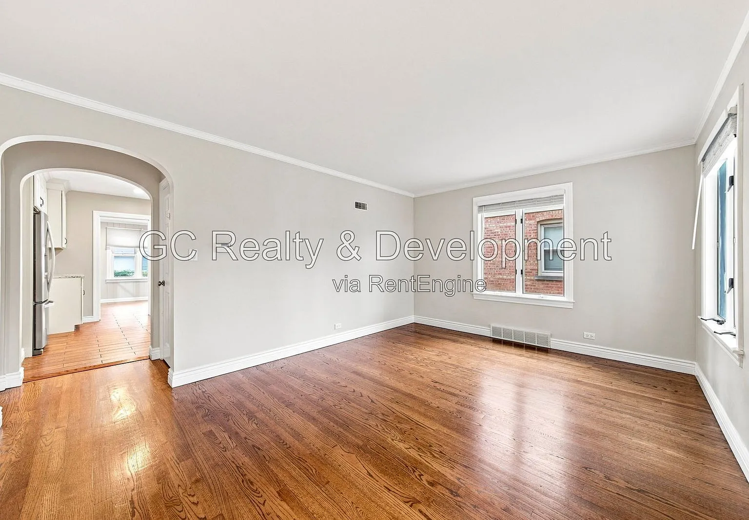 3 bed, 2.0 bath, 2100 sqft, $3,000 — Photo 4