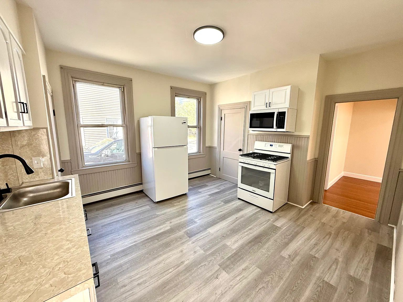 2 bed, 800 sqft, $2,150 — Photo 3