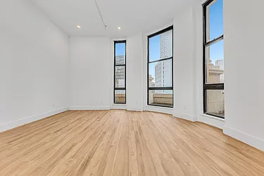 81 Willoughby Street, #506