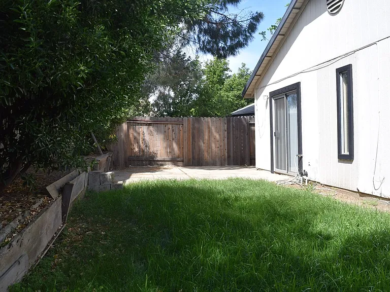 1317 Rice Ln — Photo 5