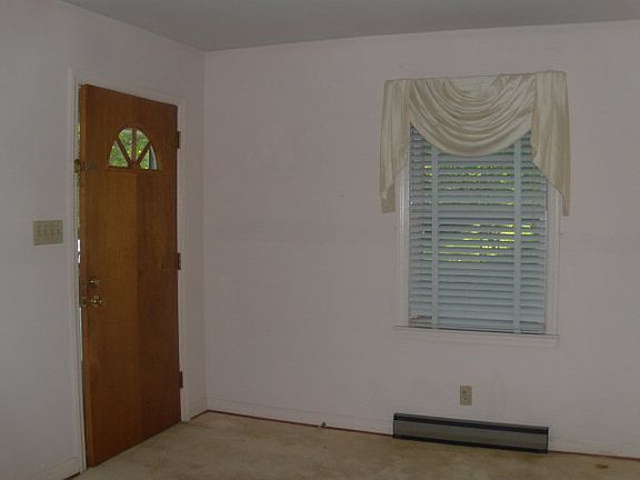 2nd image of 410 Beechwood Cir