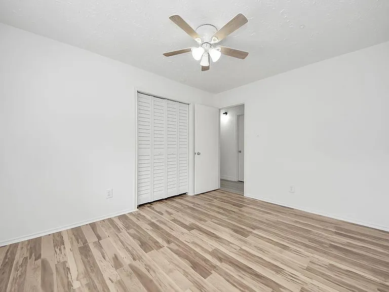 4922 E Laureldale Dr — Photo 28