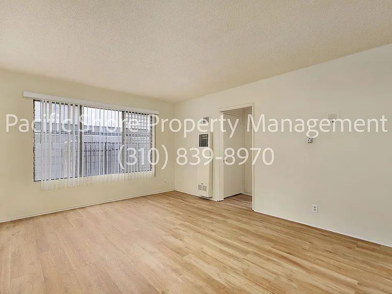 11th Street Apartments — Photo 4