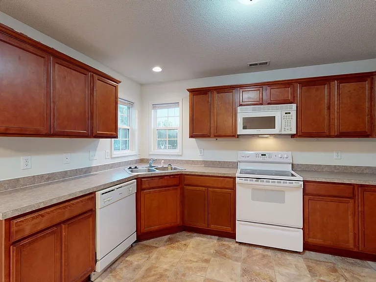 252 Smallwood Rd — Photo 11