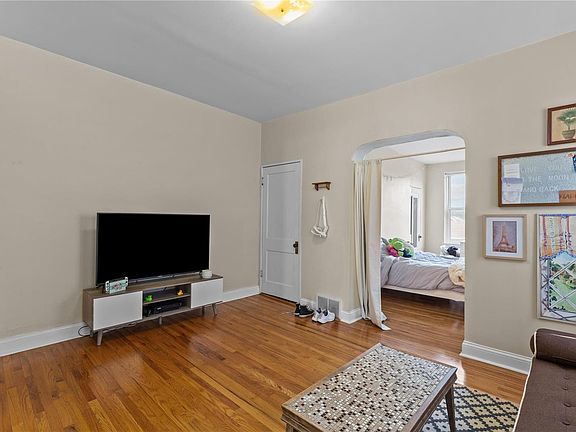 4th image of 5248 Neosho St