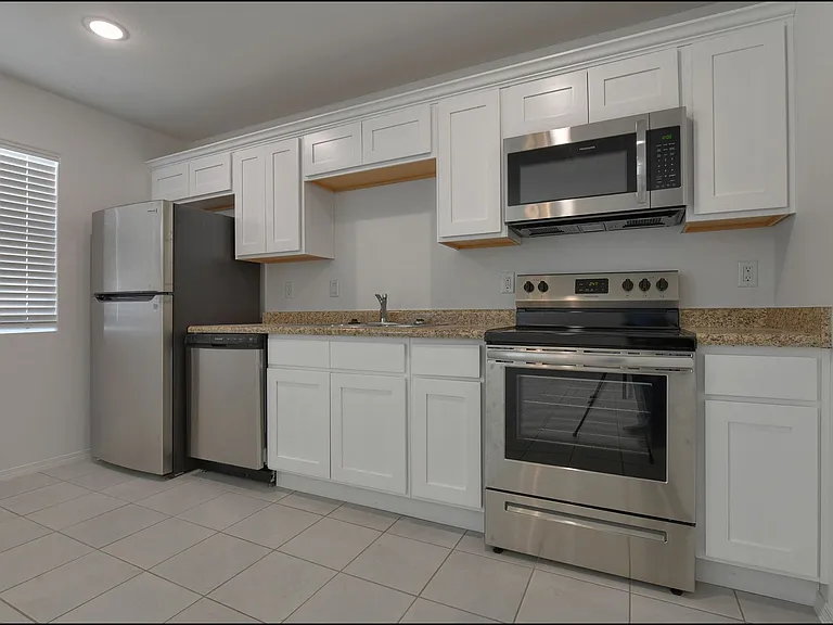 4626 Maxwell Ave — Photo 12