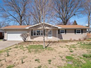 6 E Poos Dr, New Baden, IL