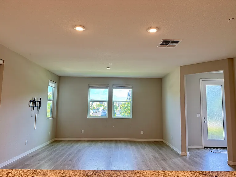 3020 Lone Silo Ave — Photo 12