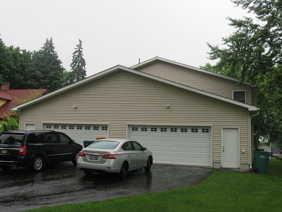2nd image of 722 Grove St