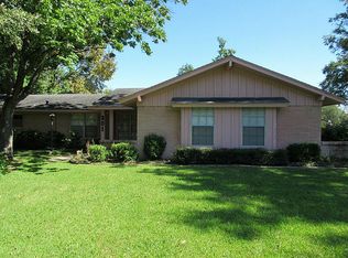 301 N Burnett Dr, Baytown, TX 77520