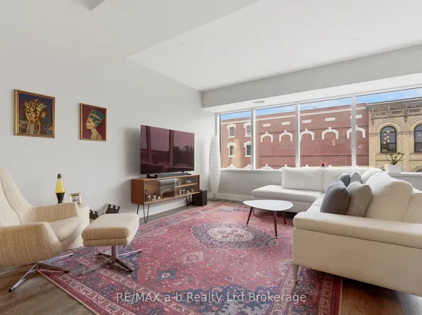 391 Dundas St #3, Woodstock, ON N4S 1B6
