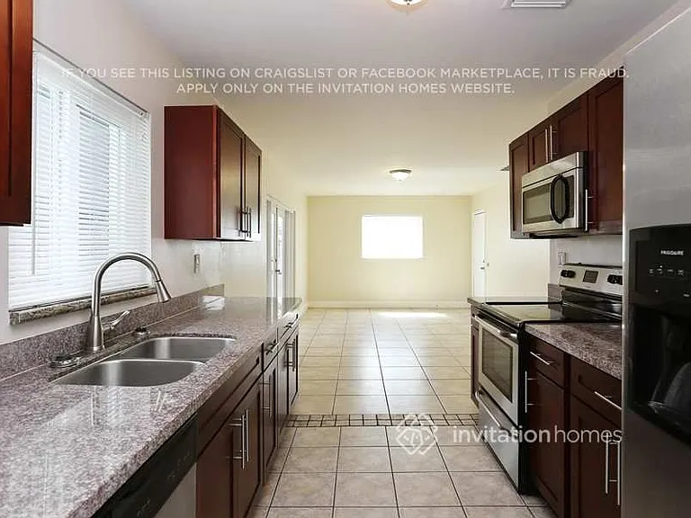 4904 SW 90th Ave — Photo 8