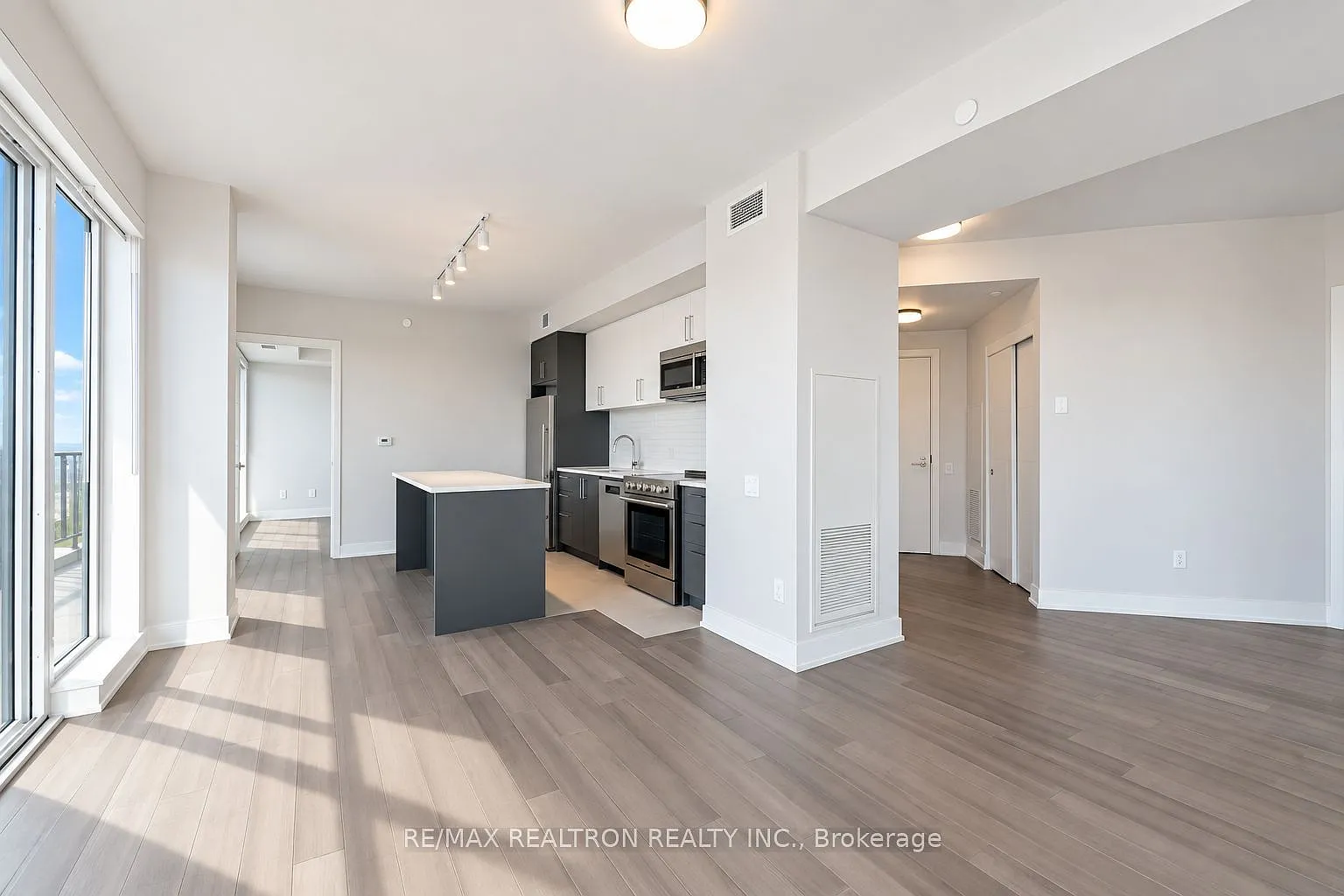 2 bed, $4,595 — Photo 3