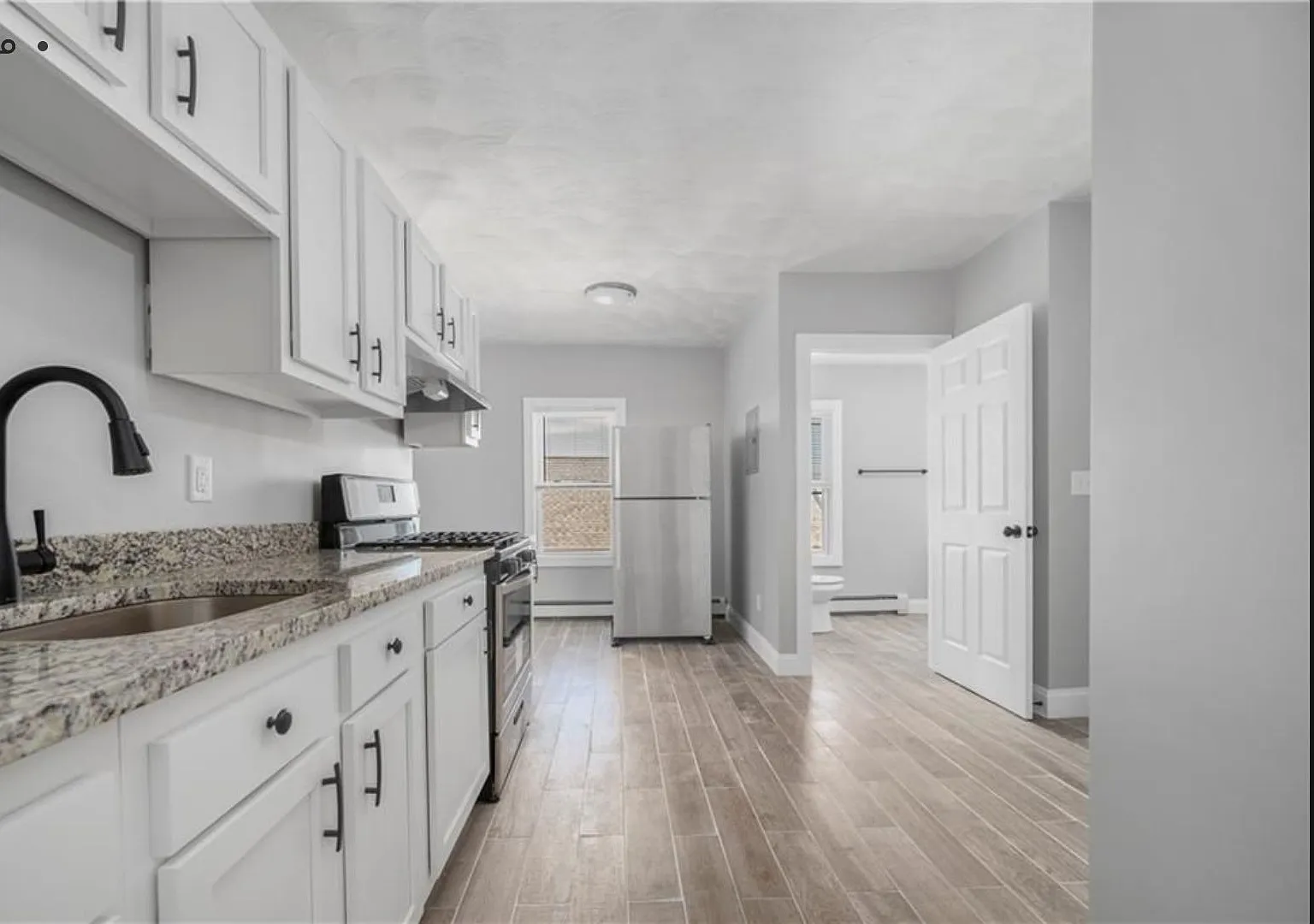 2 bed, 1.0 bath, 900 sqft, $1,850 — Photo 2