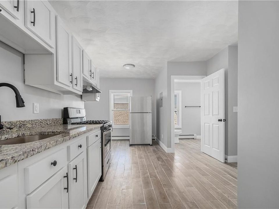 Entry into Kitchen