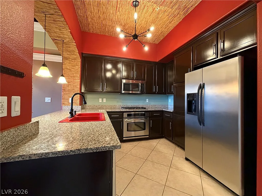 1 bed, 1.0 bath, 817 sqft, $1,495 — Photo 3