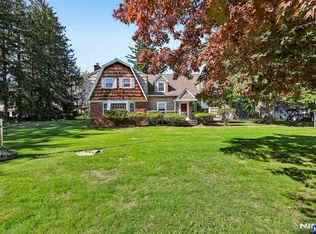 37 Nilsen Ave, Mahwah, NJ 07430