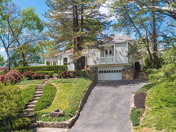 2nd image of 2112 Lower Chelsea Rd