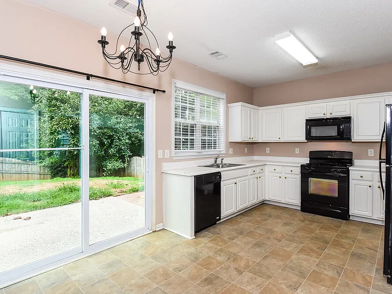 210 Ashland Dr — Photo 7