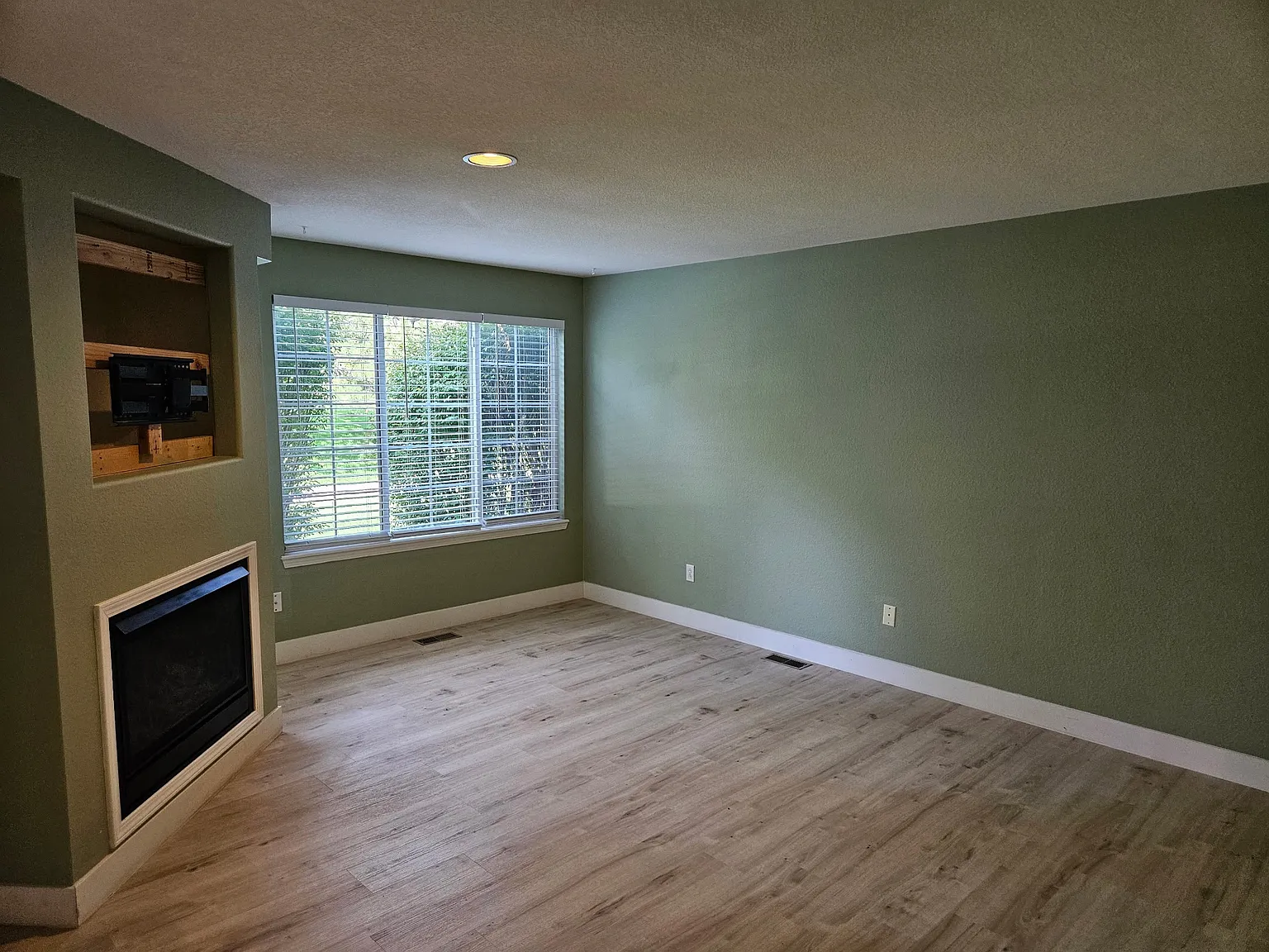 2 bed, 3.5 bath, 1778 sqft, $2,500 — Photo 1