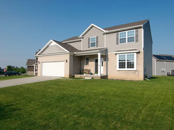 1388 Douglas Fir Dr, Howell, MI 48843