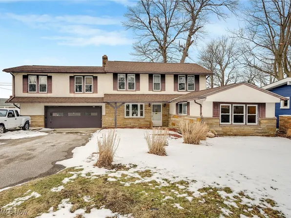 1 E Shore Blvd, Timberlake, OH 44095