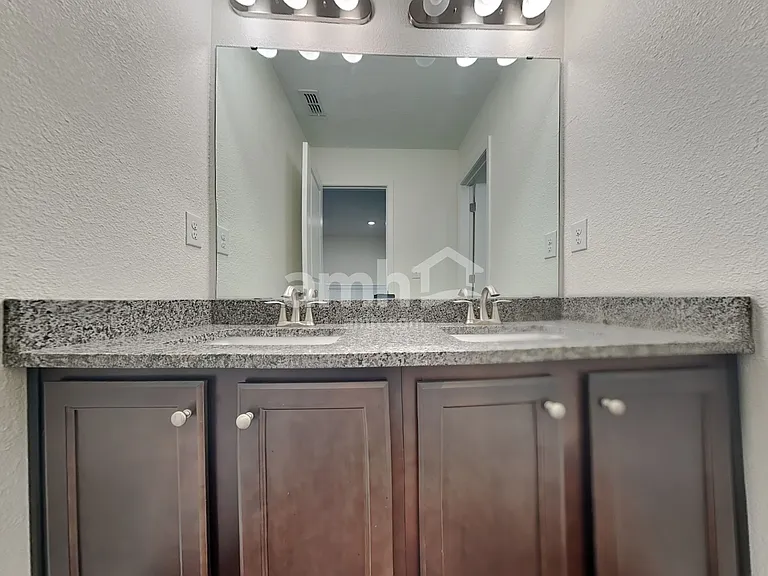 2986 Hill Valley Ln — Photo 15