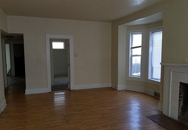2nd image of 613 S Lincoln Ave
