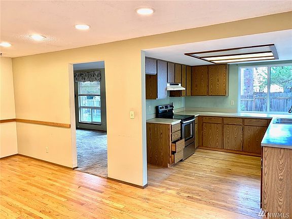 Spacious eating area.