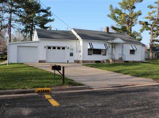 408 E Sumner St, Weyauwega, WI 54983