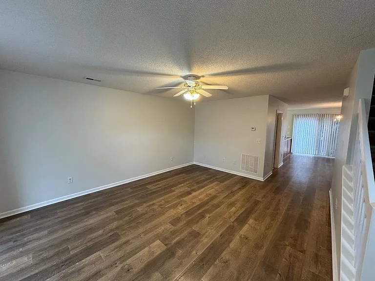 801 Merlins Way — Photo 8