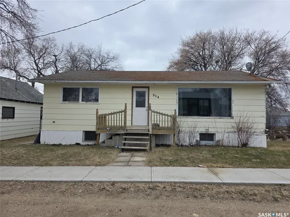 314 2nd Avenue, Young, SK S0K 4Y0