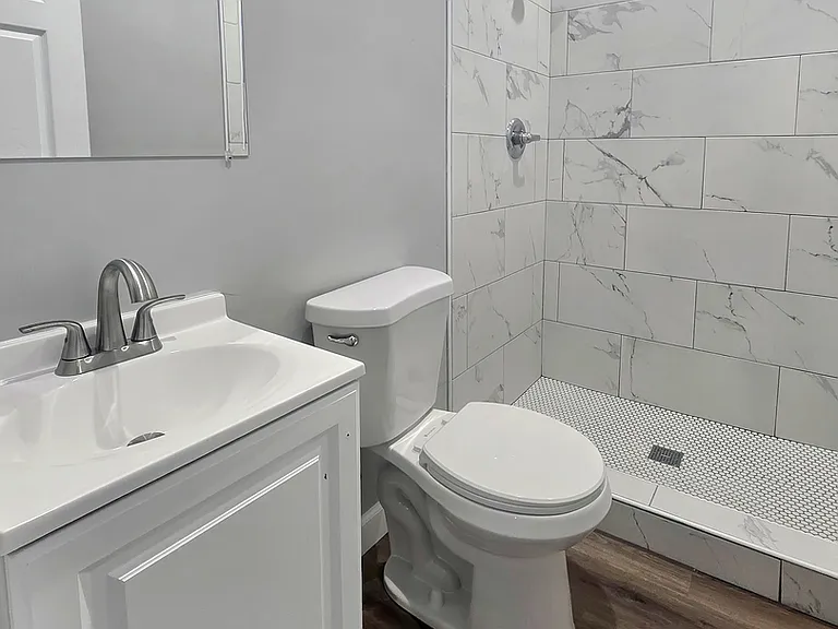 1214 W Melrose St #1 — Photo 3