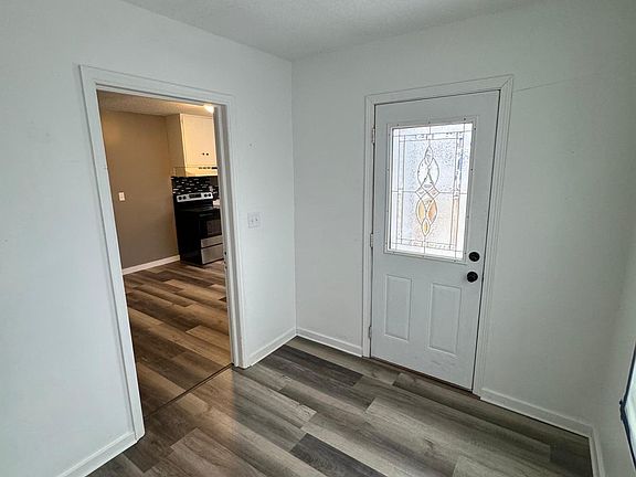 3rd image of 208 Dupont Ave NW