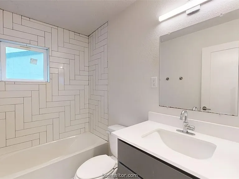 505 Boyett St #D1 — Photo 17