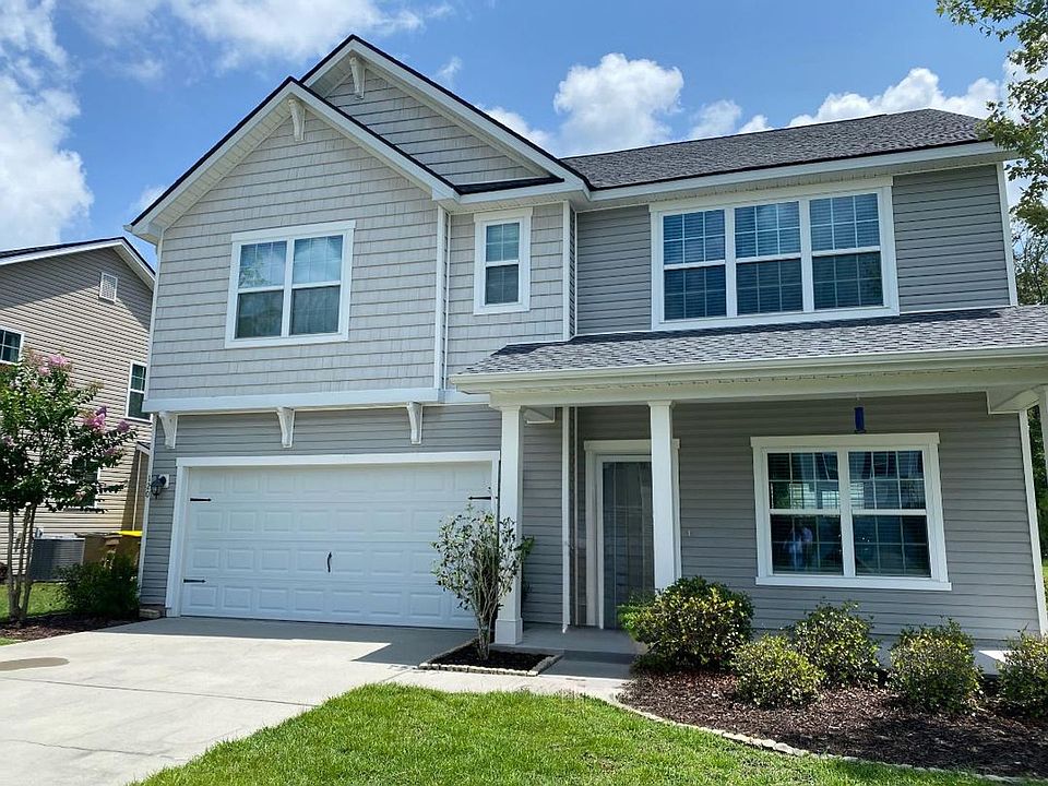 1st image of 120 Richmond Walk Dr