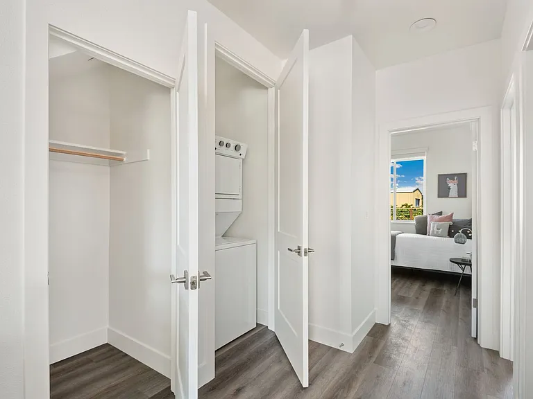 2077 Dennis Ln — Photo 6